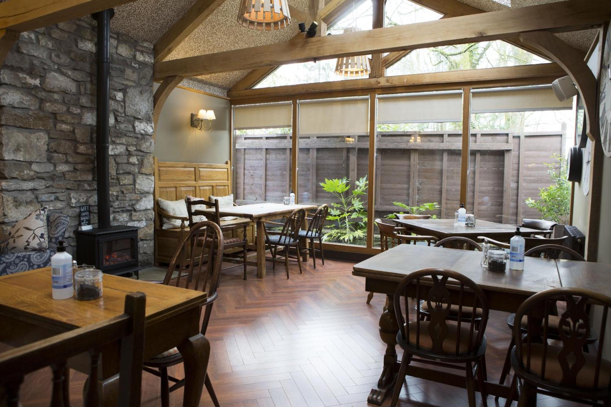 The Wheatsheaf Inn Кендал Экстерьер фото
